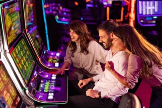 Giao diện di động mượt mà của hit club com, chơi bóng đá và casino online thuận tiện